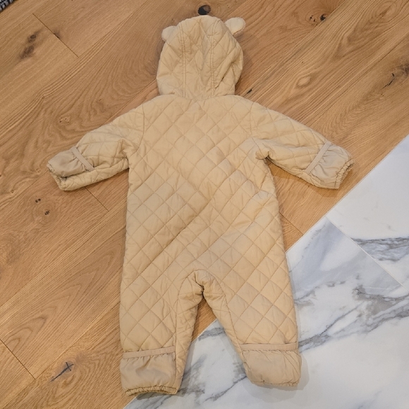 Uniqlo Quilted Tan Hooded Baby Footie - Picture 6 of 7